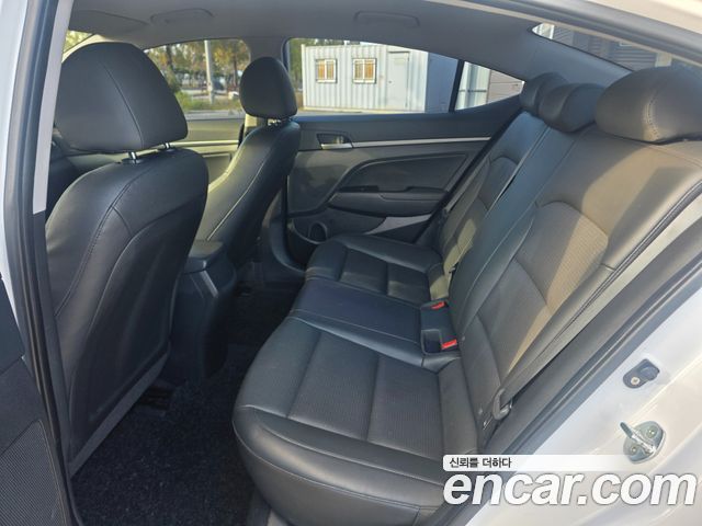 Hyundai Avante (AD) 1.6 GDI Value Plus 2017 — фото 9