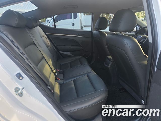 Hyundai Avante (AD) 1.6 GDI Value Plus 2017 — фото 15