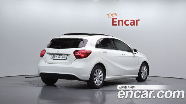 Mercedes-Benz A-Class (W176) A200 2017 — фото 2