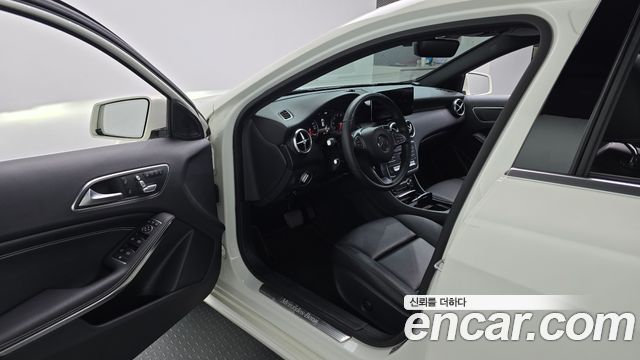 Mercedes-Benz A-Class (W176) A200 2017 — фото 10