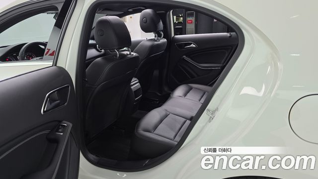 Mercedes-Benz A-Class (W176) A200 2017 — фото 11
