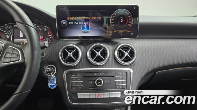 Mercedes-Benz A-Class (W176) A200 2017 — фото 12