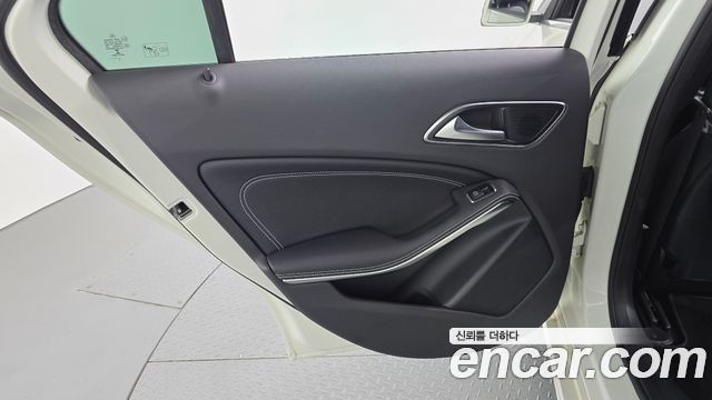 Mercedes-Benz A-Class (W176) A200 2017 — фото 25