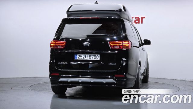Kia Carnival 9-Seater Hi-Limousine Noblesse Special 2019 — фото 4