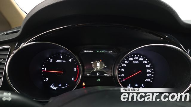 Kia Carnival 9-Seater Hi-Limousine Noblesse Special 2019 — фото 8