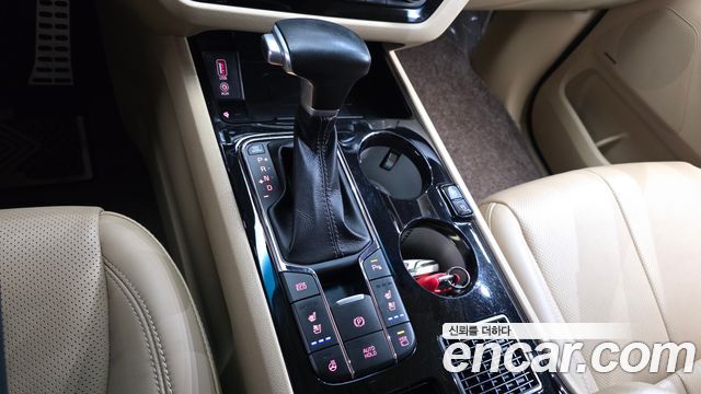 Kia Carnival 9-Seater Hi-Limousine Noblesse Special 2019 — фото 9