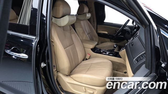 Kia Carnival 9-Seater Hi-Limousine Noblesse Special 2019 — фото 11