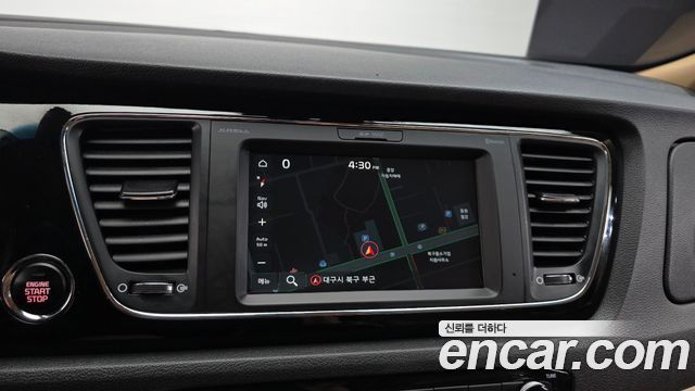 Kia Carnival 9-Seater Hi-Limousine Noblesse Special 2019 — фото 15