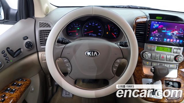 Kia Carnival R Grand Carnival HI Limousine GLX Premium 2014 — фото 15