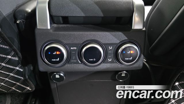 Land Rover Discovery 5 2.0 SD4 HSE 2017 — фото 19