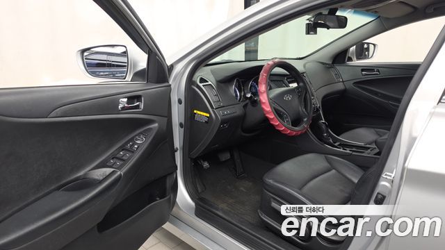 Hyundai Sonata The Brilliant CVVL Bluesaver 2013 — фото 10