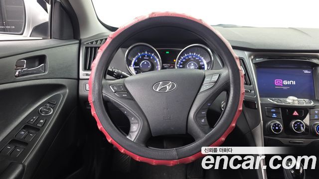 Hyundai Sonata The Brilliant CVVL Bluesaver 2013 — фото 13