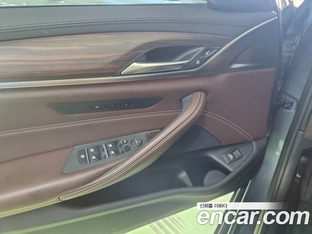 BMW 5 Series (G30) 530i Luxury Plus 2018 — фото 16