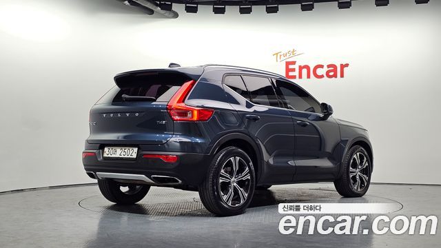 Volvo XC40 T4 Inscription 2019 — фото 2
