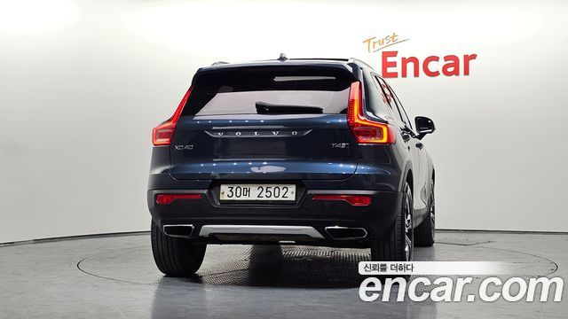 Volvo XC40 T4 Inscription 2019 — фото 4