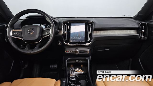 Volvo XC40 T4 Inscription 2019 — фото 7