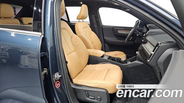 Volvo XC40 T4 Inscription 2019 — фото 11