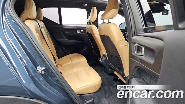 Volvo XC40 T4 Inscription 2019 — фото 12