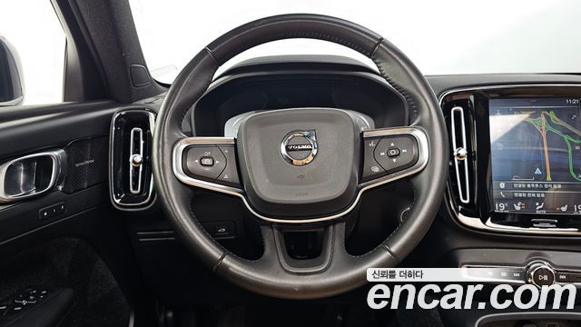 Volvo XC40 T4 Inscription 2019 — фото 14