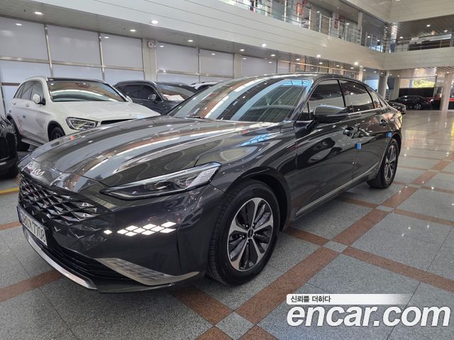 Kia K8 Hybrid Noblesse