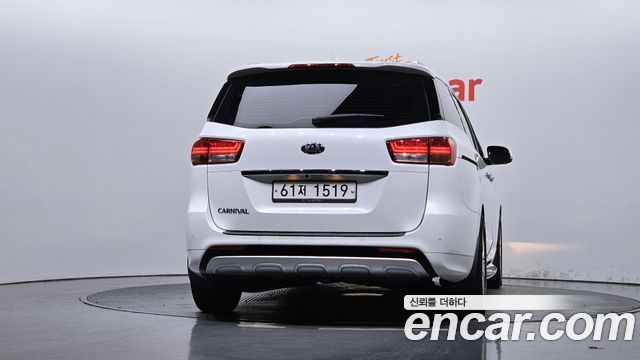 Kia Carnival 9-seater Prestige 2018 — фото 4