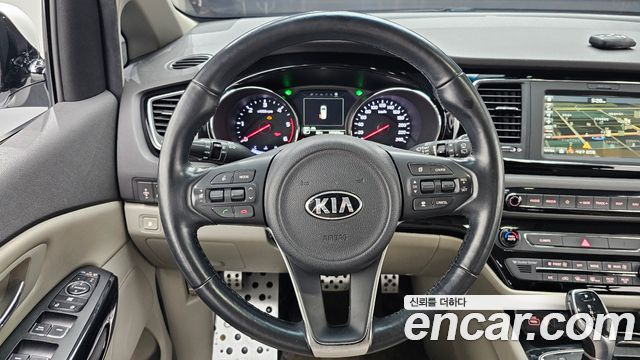 Kia Carnival 9-seater Prestige 2018 — фото 13