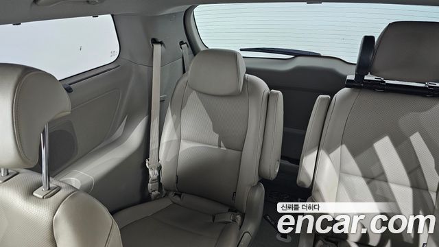 Kia Carnival 9-seater Prestige 2018 — фото 33