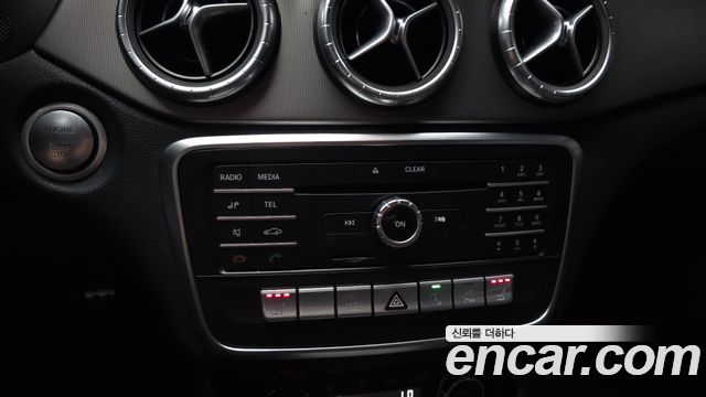 Mercedes-Benz CLA-Class (C117) CLA220 AMG Line 2019 — фото 16
