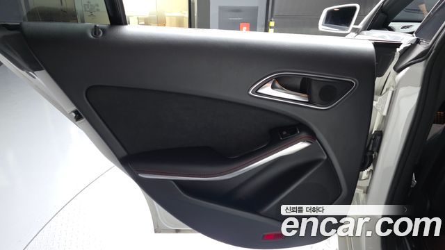Mercedes-Benz CLA-Class (C117) CLA220 AMG Line 2019 — фото 25