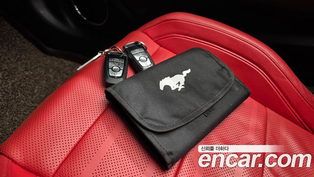 Ford Mustang GT Convertible 2022 — фото 14
