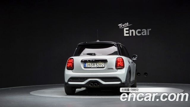 MINI Cooper S Classic Third Generation 2023 — фото 4
