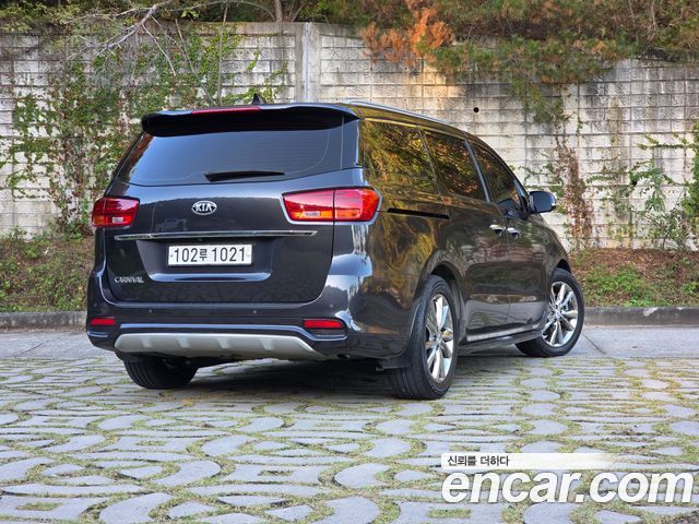 Kia Carnival 9-Seater Noblesse Special 2019 — фото 2