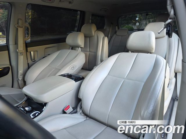 Kia Carnival 9-Seater Noblesse Special 2019 — фото 10