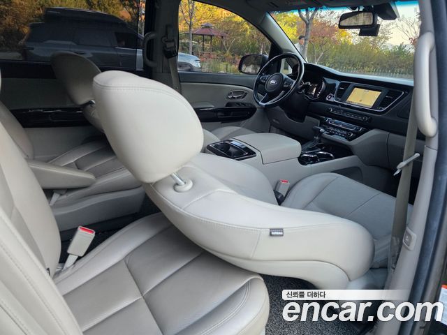 Kia Carnival 9-Seater Noblesse Special 2019 — фото 15