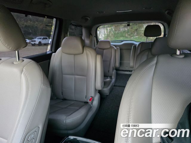Kia Carnival 9-Seater Noblesse Special 2019 — фото 16