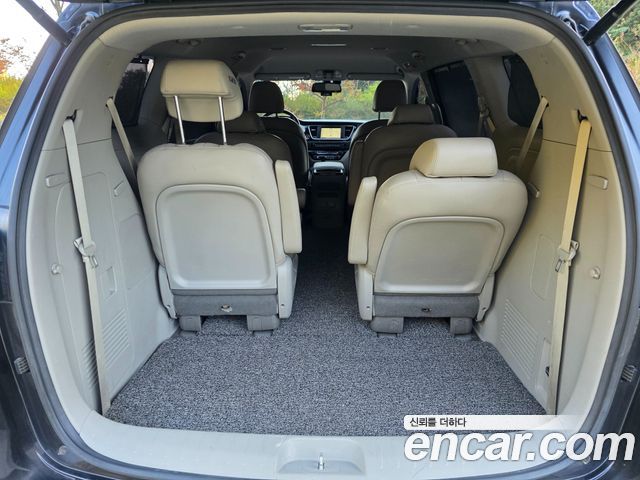 Kia Carnival 9-Seater Noblesse Special 2019 — фото 17