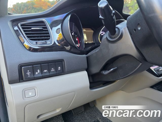 Kia Carnival 9-Seater Noblesse Special 2019 — фото 18
