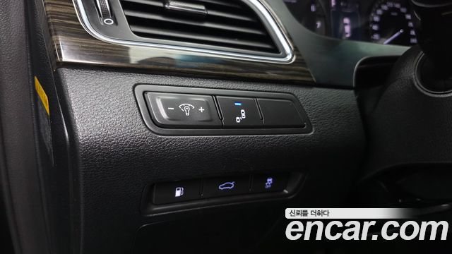 Hyundai Sonata (LF) 2.0 Smart Special 2017 — фото 19