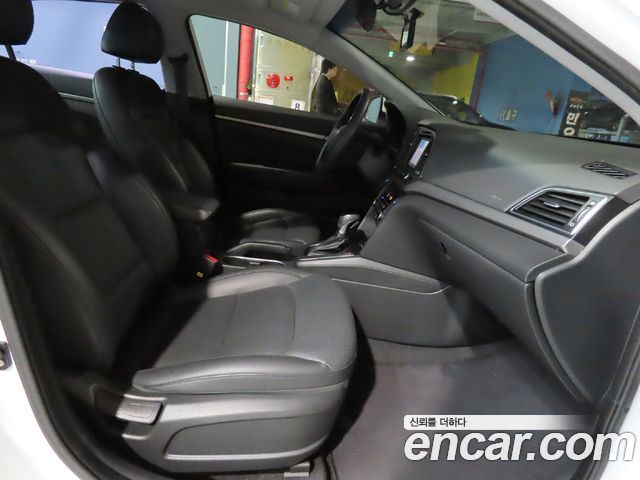 Hyundai Avante (AD) 1.6 GDI Value Plus 2018 — фото 8