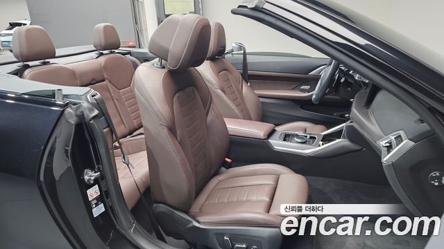 BMW 4 Series (G22) 420i M Sport Convertible 2025 — фото 26