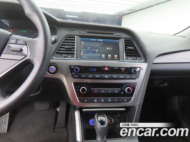 Hyundai Sonata (LF) 2.0 Style Special 2017 — фото 10