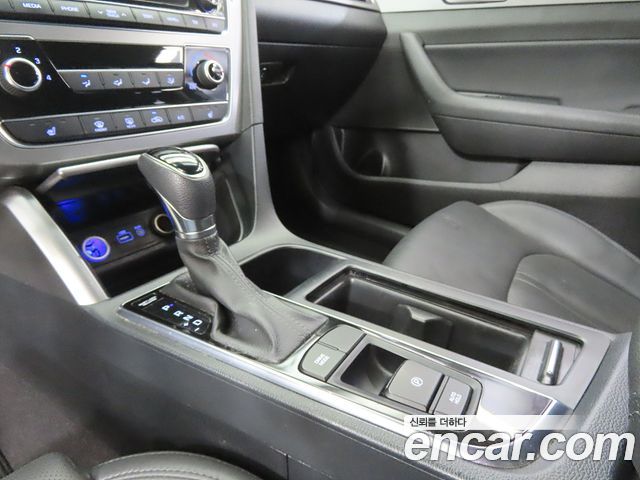 Hyundai Sonata (LF) 2.0 Style Special 2017 — фото 15