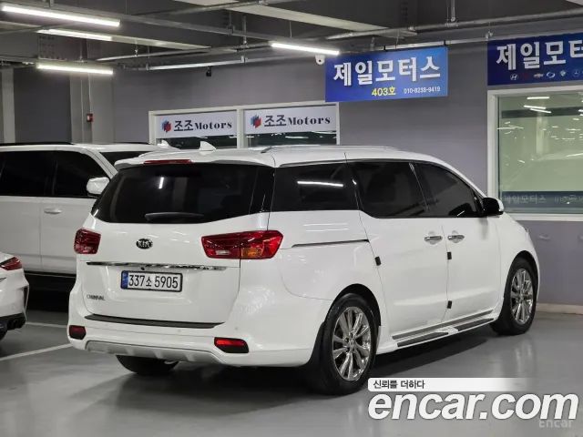 Kia Carnival 9-Seater Noblesse Special 2020 — фото 4