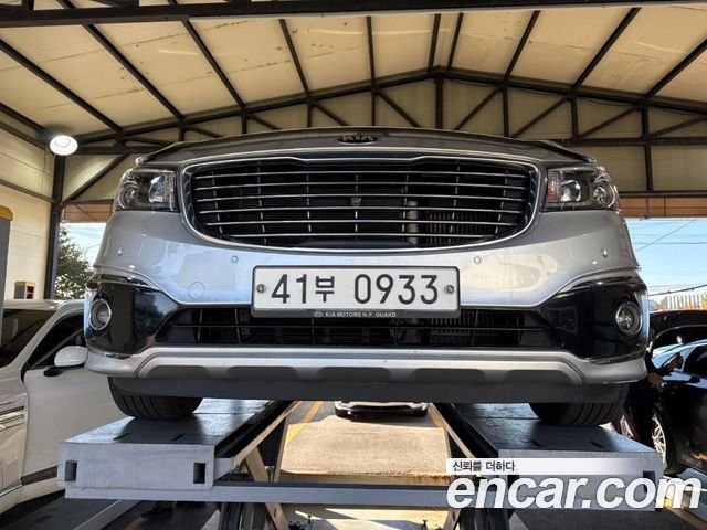 Kia Carnival 7-seater Limousine President