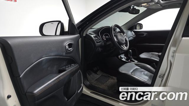 Jeep Compass (II) 2.4 Limitied AWD 2018 — фото 10