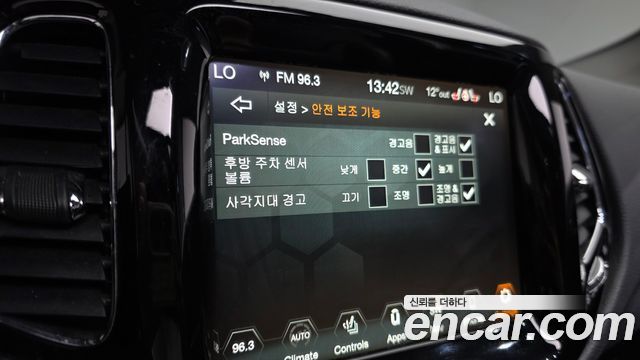 Jeep Compass (II) 2.4 Limitied AWD 2018 — фото 19
