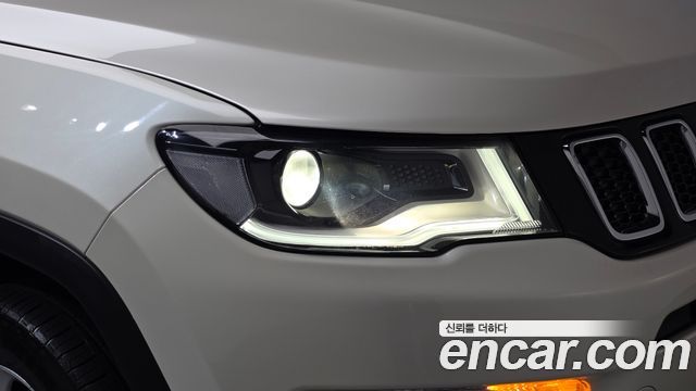 Jeep Compass (II) 2.4 Limitied AWD 2018 — фото 22
