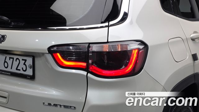 Jeep Compass (II) 2.4 Limitied AWD 2018 — фото 23