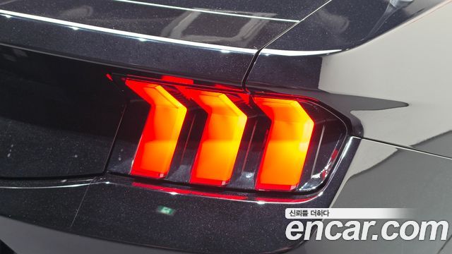 Ford Mustang (VII) 5.0 GT Premium Convertible 2024 — фото 23