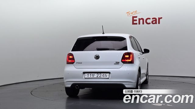 Volkswagen Polo 1.4 TDI R-Line 5th 2015 — фото 4